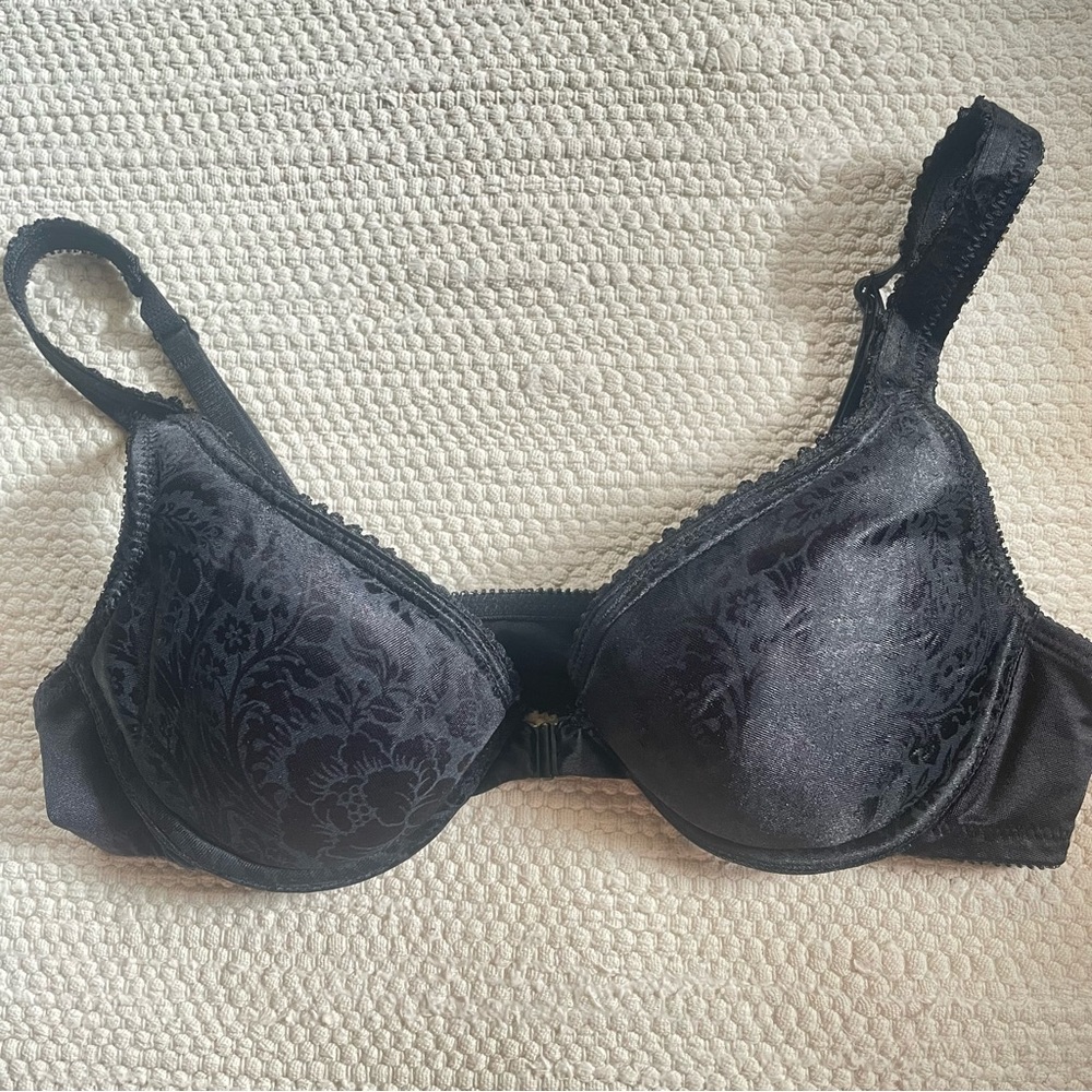 Lilyette Black Underwire Padded Push Up Front Closure Bra 32A